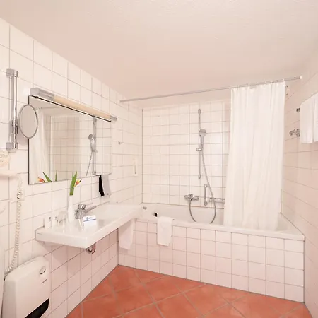 Best Western Queens Hotel Pforzheim-Niefern Экстерьер фото