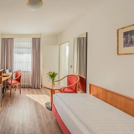 Best Western Queens Hotel Pforzheim-Niefern Экстерьер фото