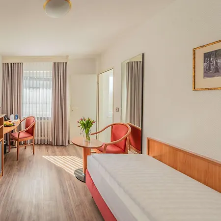 Best Western Queens Hotel Pforzheim-Niefern Экстерьер фото