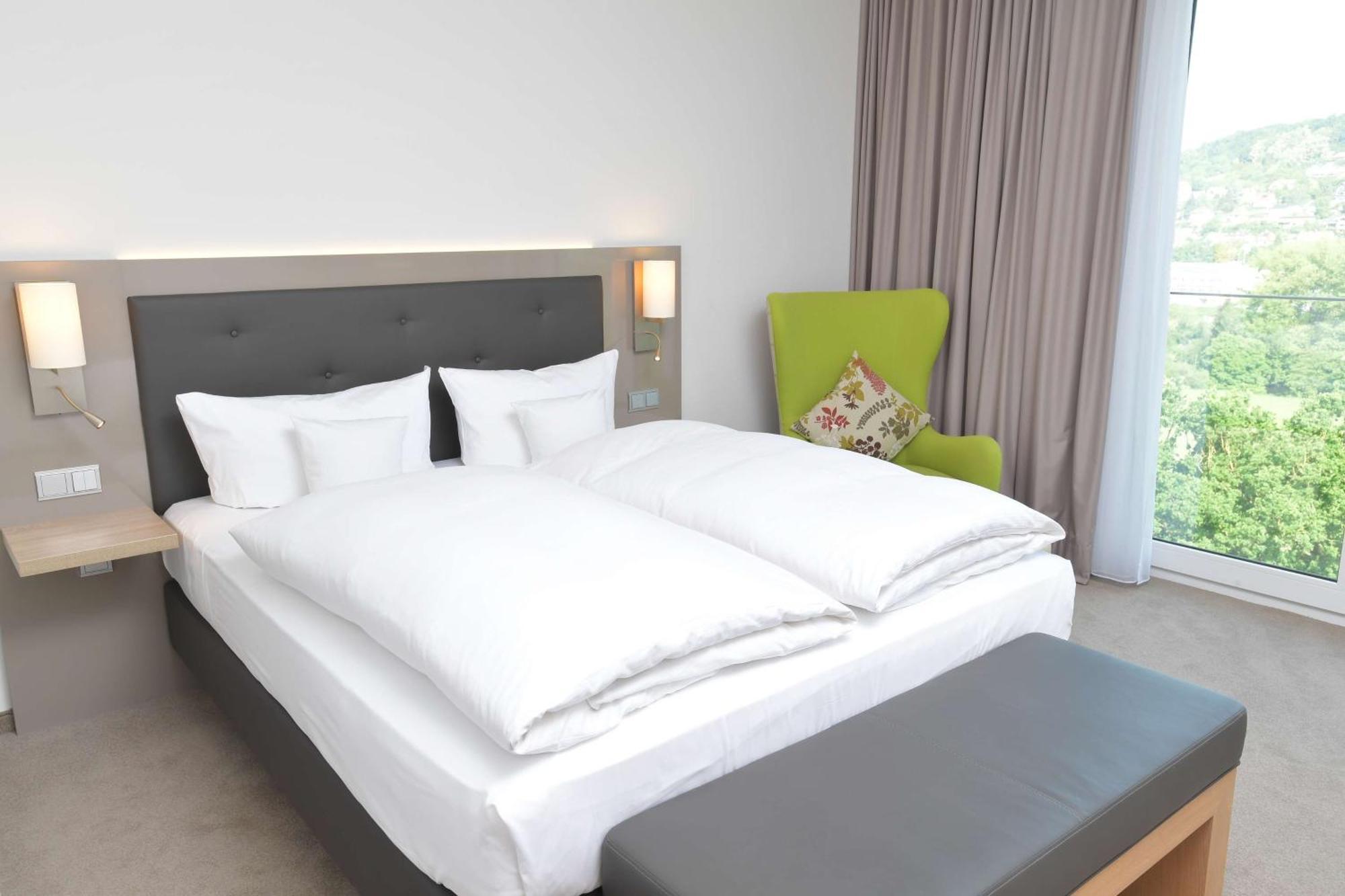 Western Queens Pforzheim-niefern 4*