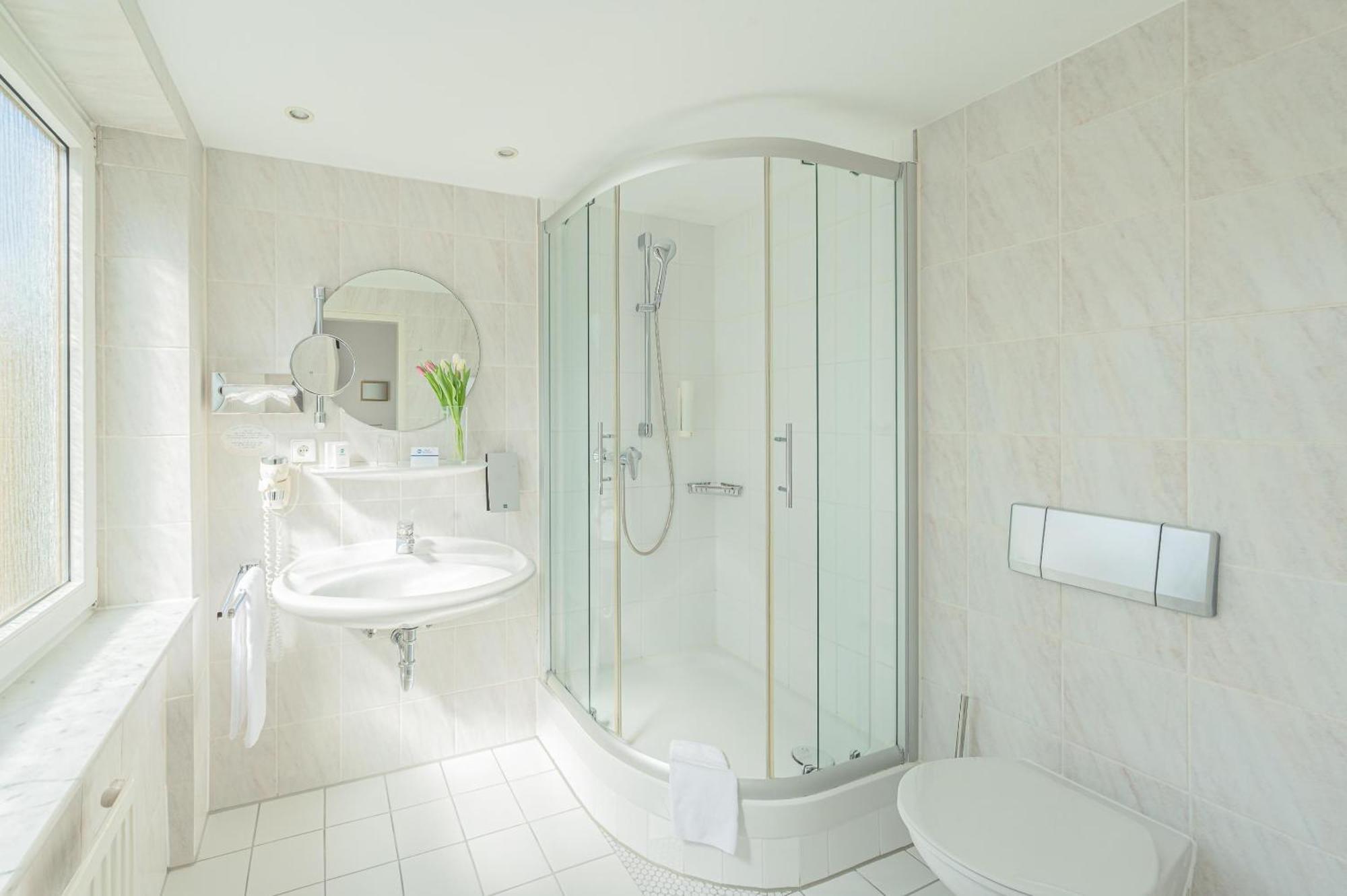Western Queens Pforzheim-niefern 4*